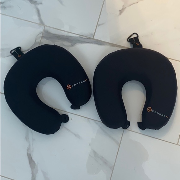 copper88 Accessories - 4 for $20🌸  2 neck pillows, used one time.